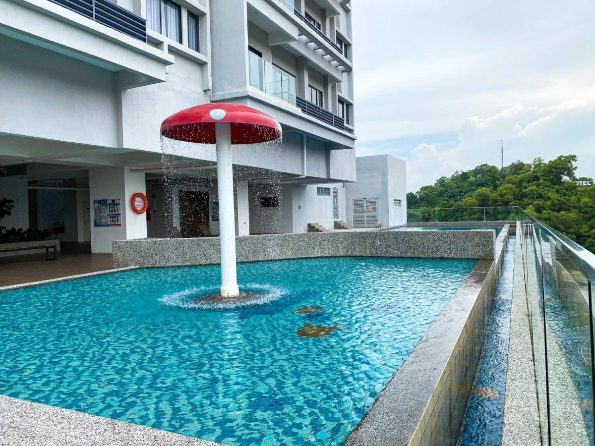 Tamu Place 3-Bedroom Serviced Apartment With Pool Kuala Terengganu Extérieur photo